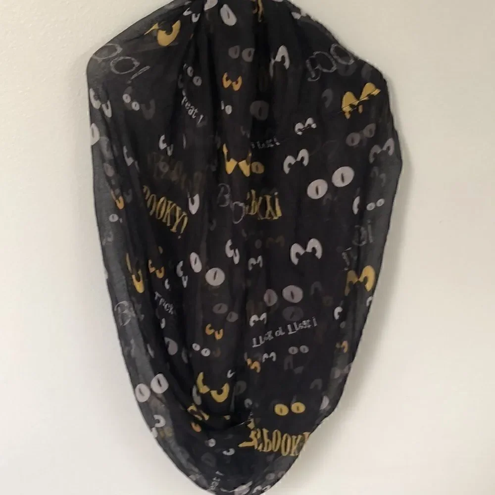 Halloween scarf.